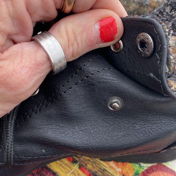 Black Leather?Winter MOTO Boots w/stylish Fold Down Snap Feature! Must SEE! 🔥 - Picture 6 of 10